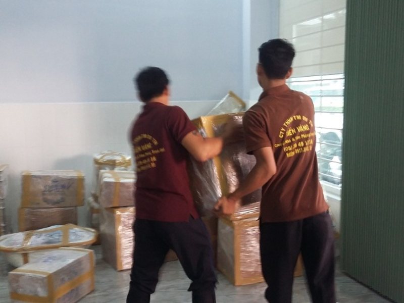 Dịch vụ chuyển nhà trọn gói tại quận 8 của Kiến Vàng